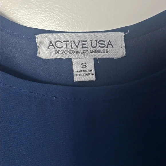 Active USA Deep Blue Sleeveless Blouse - Picture 4 of 6